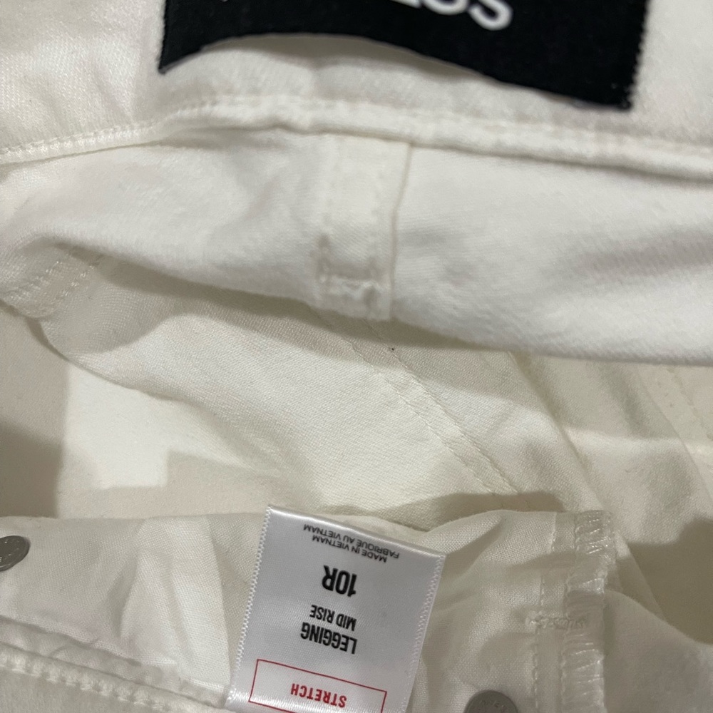 EXPRESS- Winter White Denim Legging Mid Rise (NWOT) Size - 10 R - Picture 5 of 8